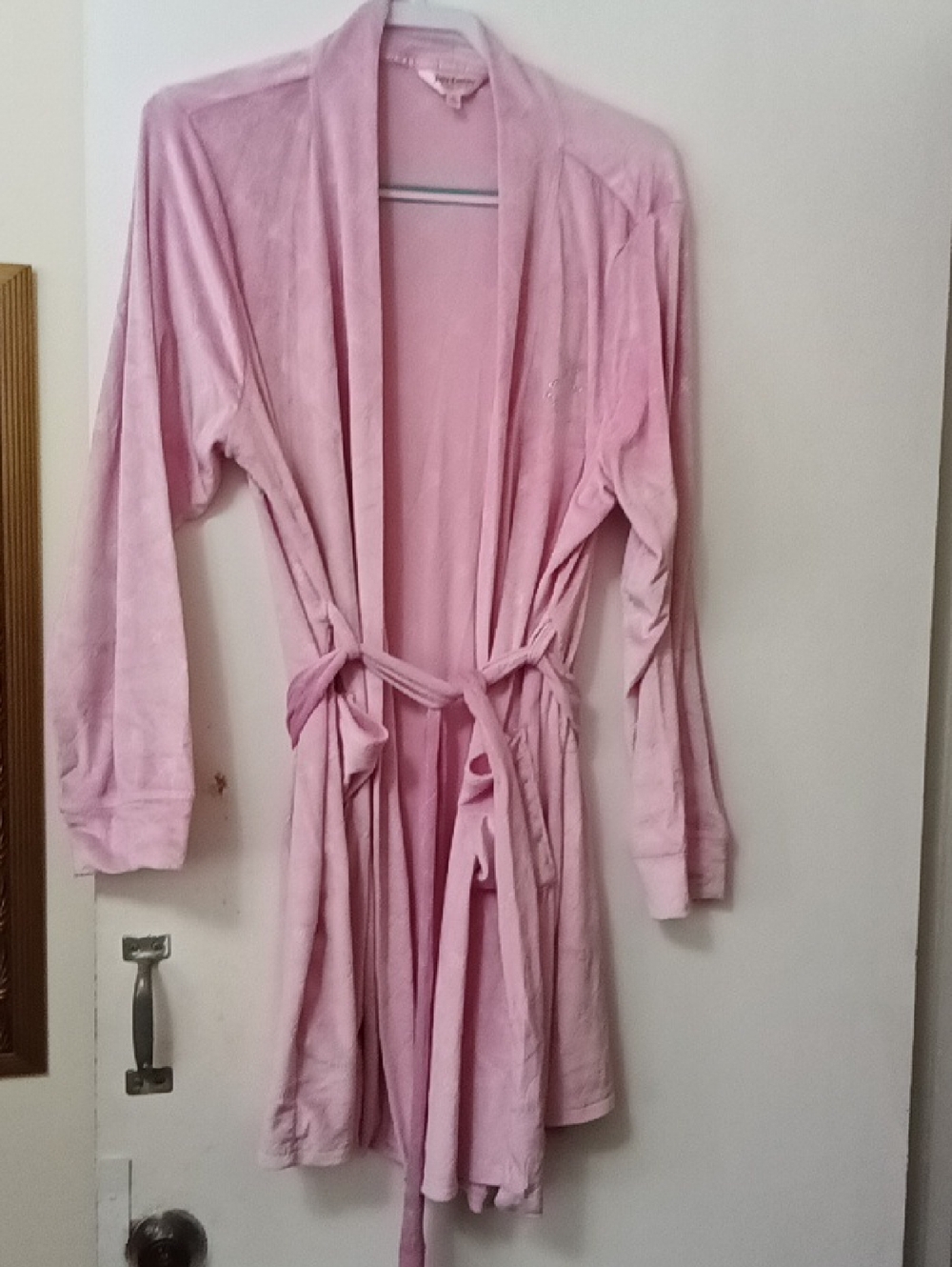 JUICY COUTURE Women's Pink Plush Robe with Tie Belt